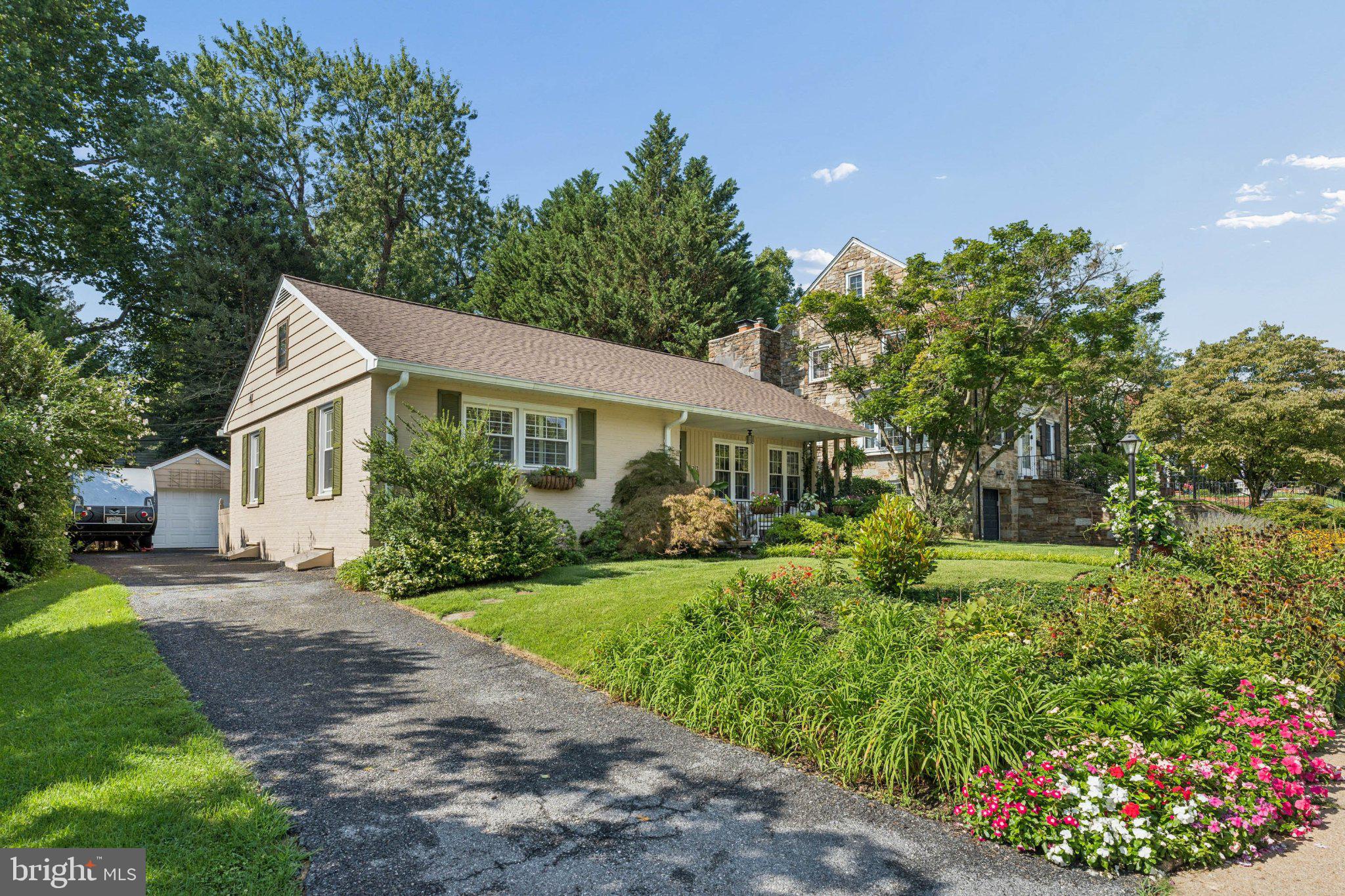 627 YARMOUTH ROAD