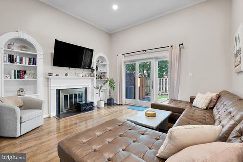 2415 9TH STREET S ARLINGTON VA 22204