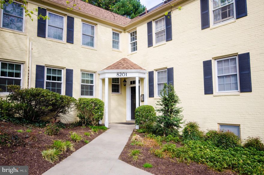 WONDERFUL OPPORTUNITY!  SUNNY, PRISTINE   APARTMENT IN SOUGHT-AFTER ROCK CREEK GARDENS.  RECENTLY RENOVATED THROUGHOUT.  CONTEMPORAY  KIT. AND BATH.  GLEAMING OAK FLOORS.  PRIVATE W&D.  OFF-ST. PARKING, GORGEOUS POOL & GREEN COMMON GROUNDS.  1/2 BLOCK TO NEIGHBORHOOD SHOPPING CENTER.  PARKWAY DELI, DAILY DISH, HEALTH CLUB, GROCERY & MORE. RIDE-ON BUS SERVICE TO DOWNTOWN'S BETHESDA & SILVER SPRING. A FEW BLOCKS TO RC PARK.  TOO NICE TO LAST!