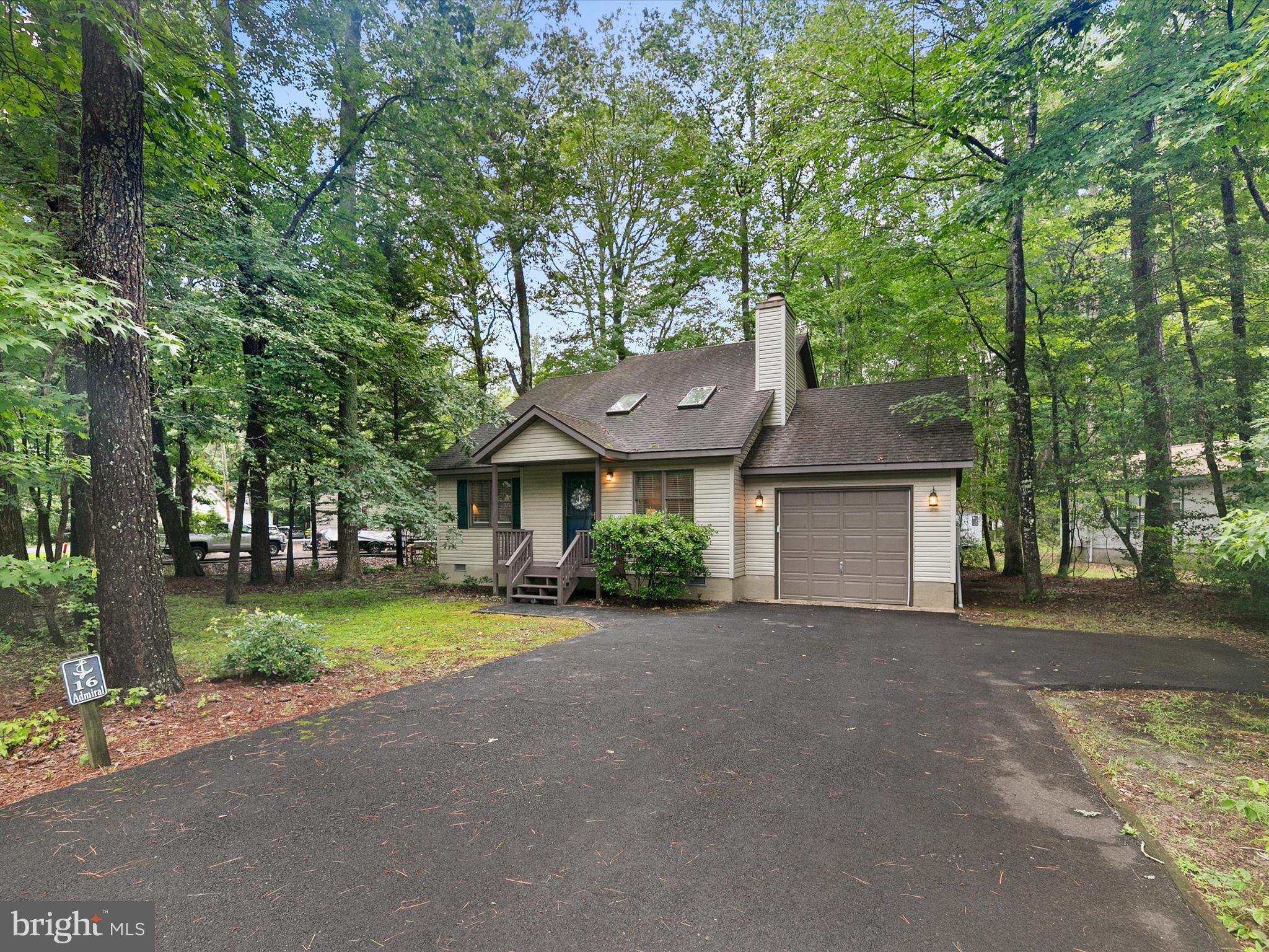 16 ADMIRAL AVENUE