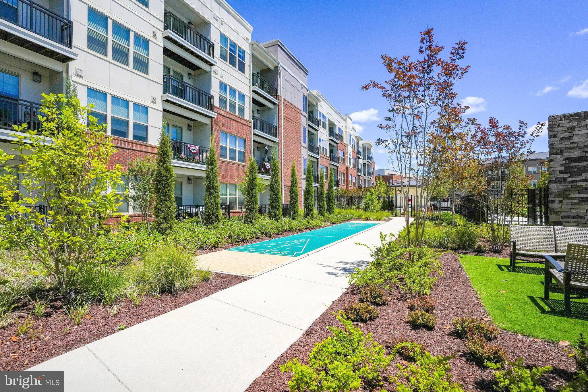 BOULEVARD VI TOWNS - Residential