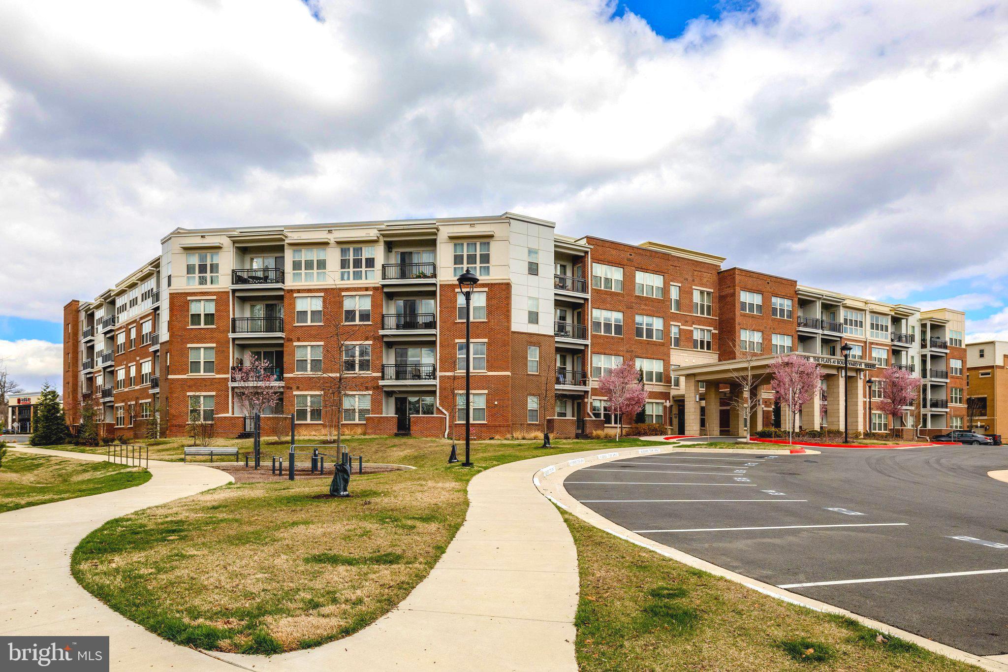 BOULEVARD VI TOWNS - Residential