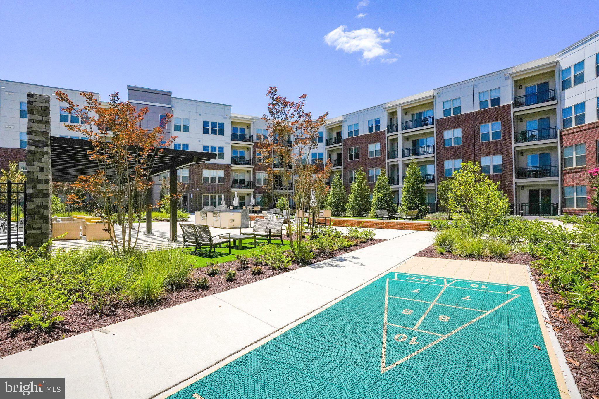 BOULEVARD VI TOWNS - Residential