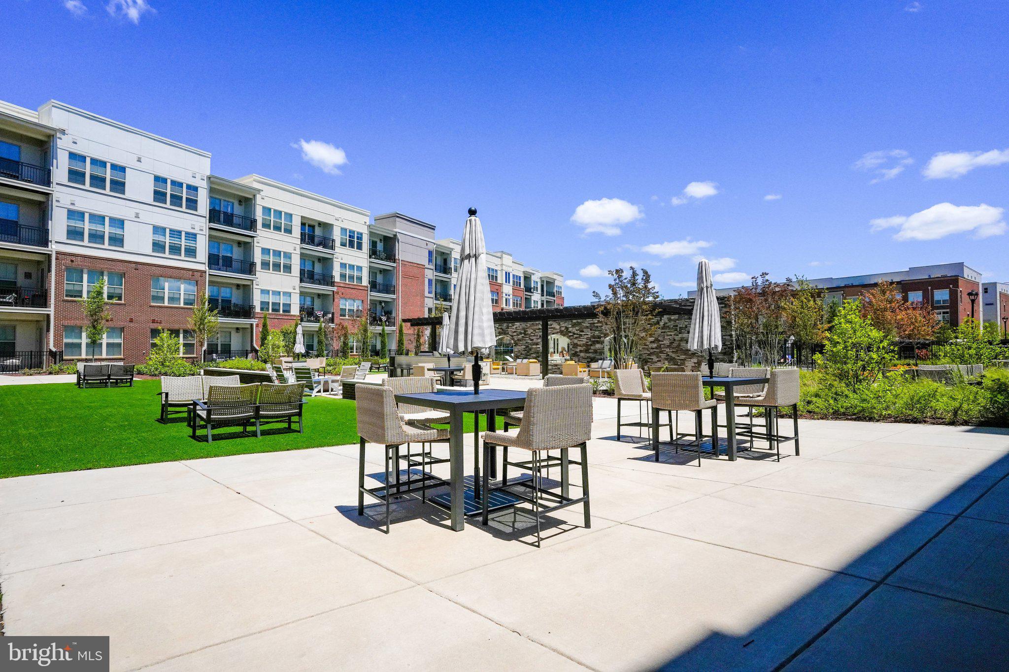 BOULEVARD VI TOWNS - Residential