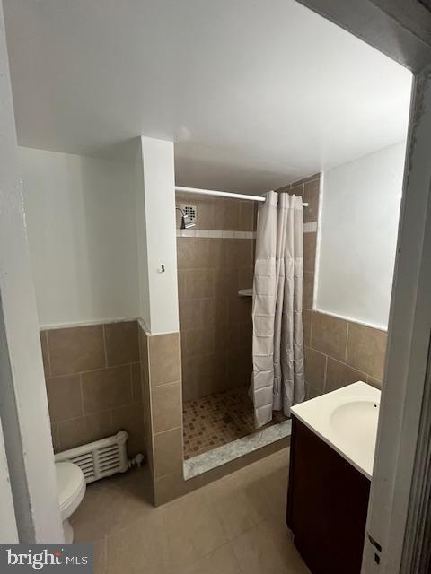 AVENUE OF THE ARTS - Residential Lease