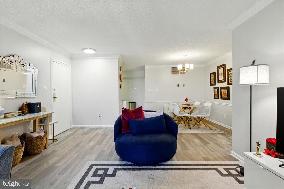 CHATEAUX CONDO - Residential Lease