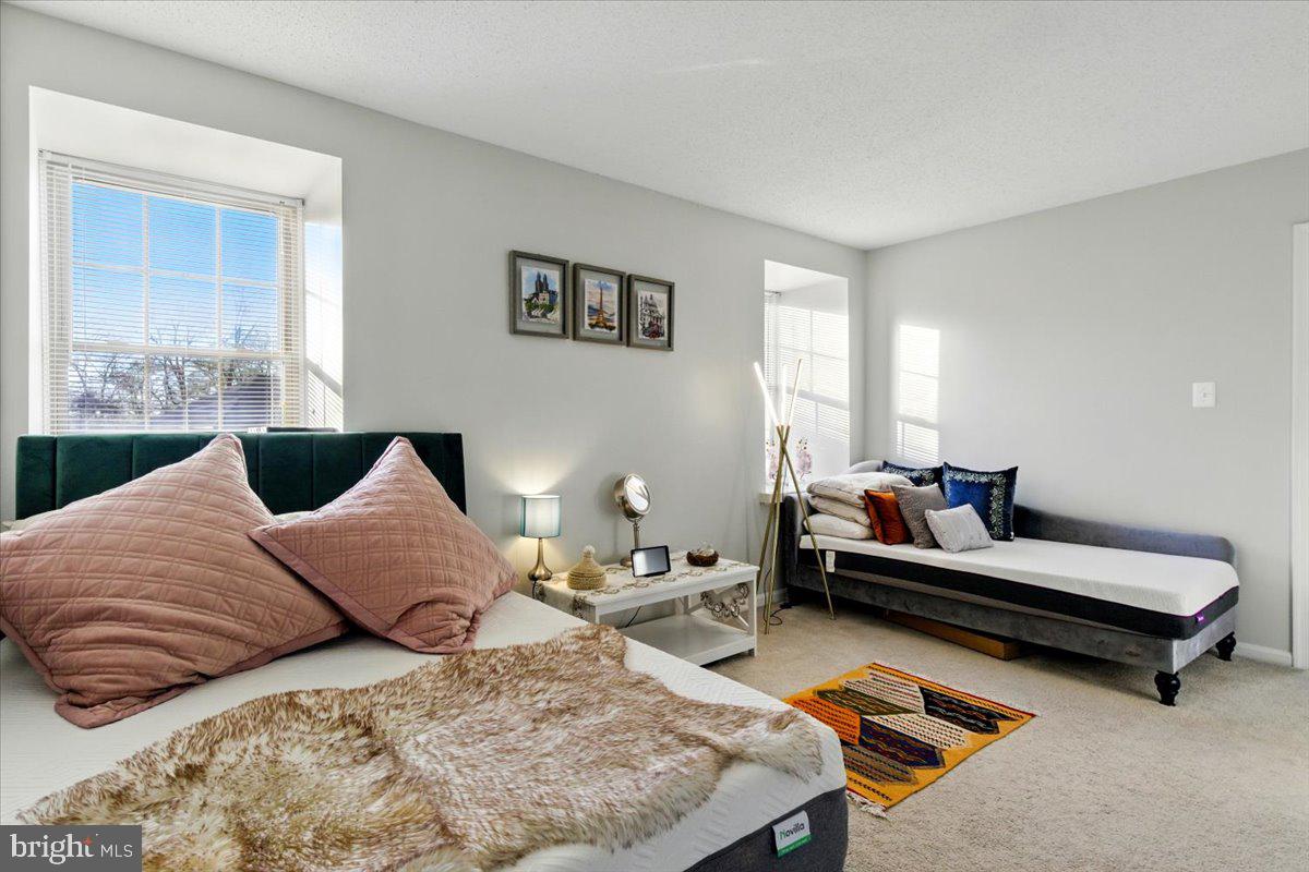 CHATEAUX CONDO - Residential Lease