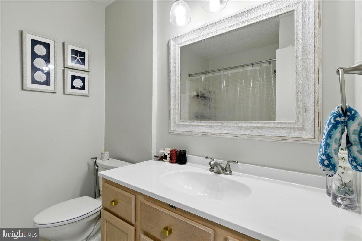 CHATEAUX CONDO - Residential Lease