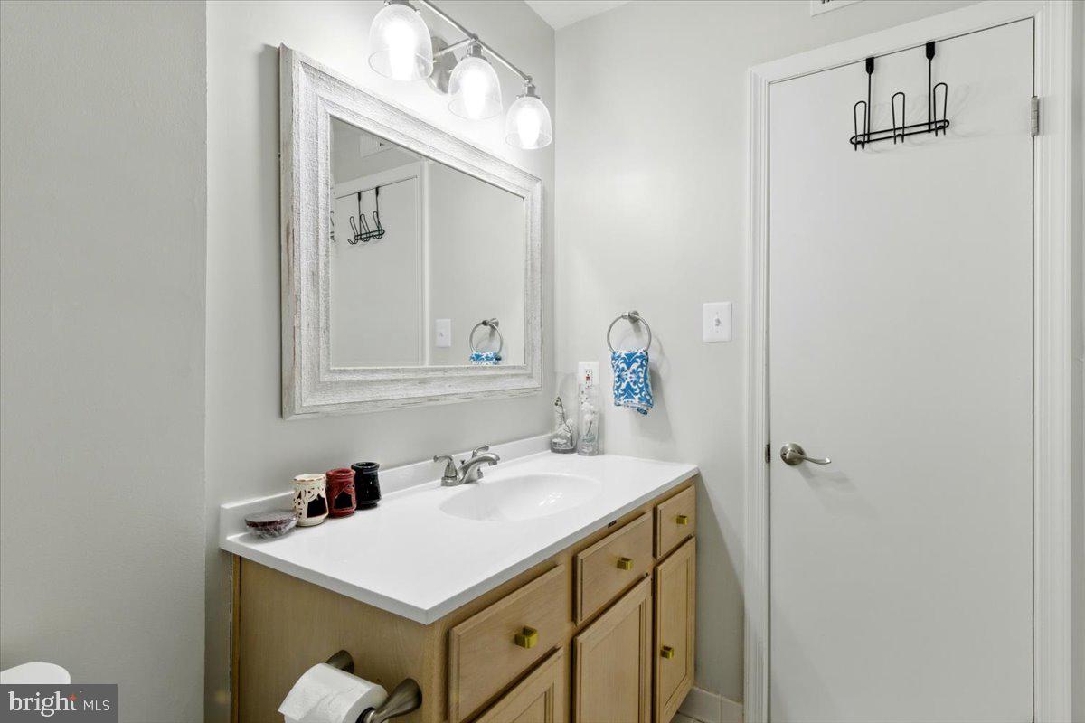 CHATEAUX CONDO - Residential Lease