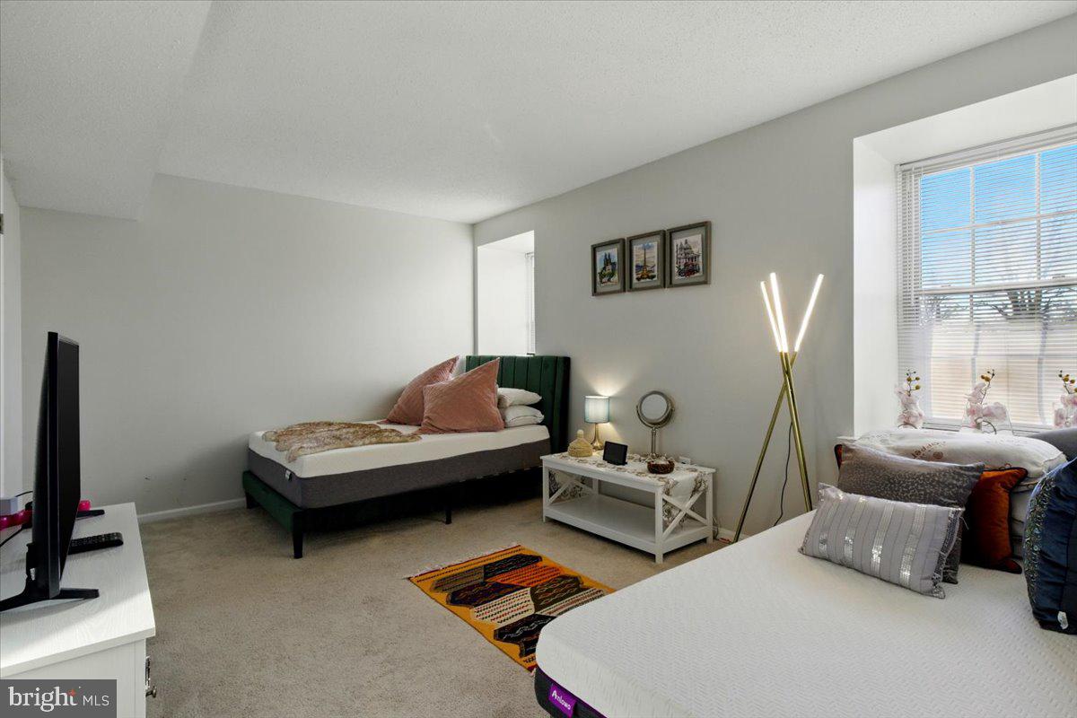 CHATEAUX CONDO - Residential Lease