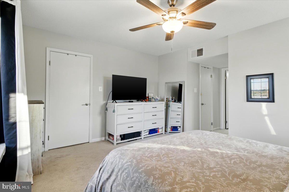 CHATEAUX CONDO - Residential Lease