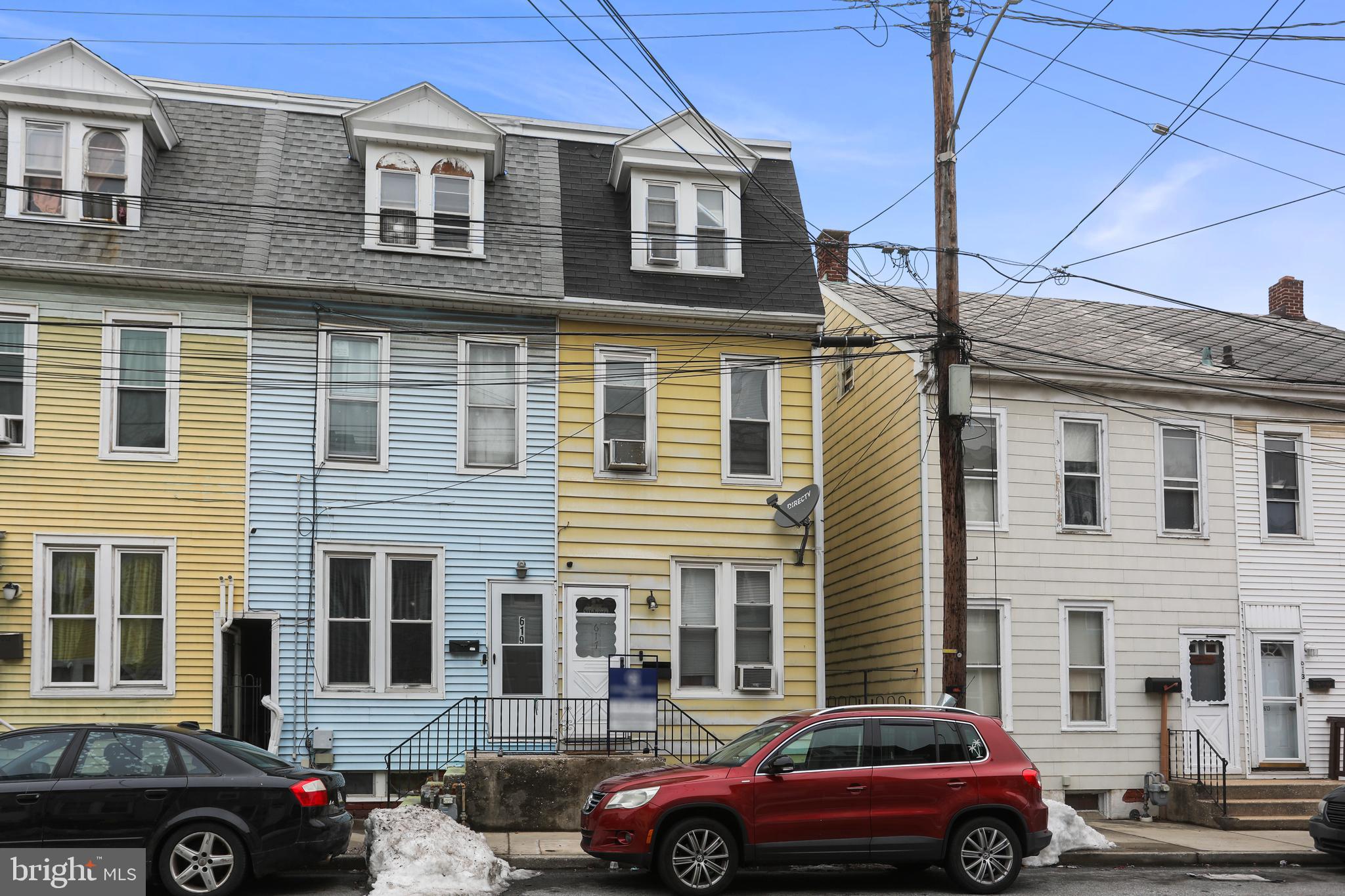 617 W COLLEGE AVENUE