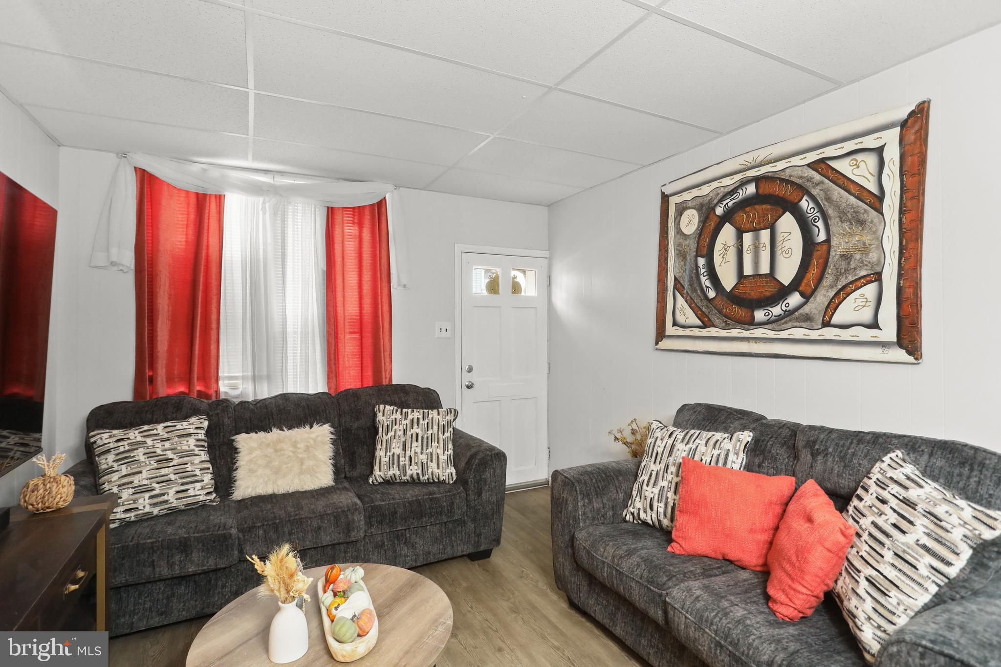 617 W COLLEGE AVENUE