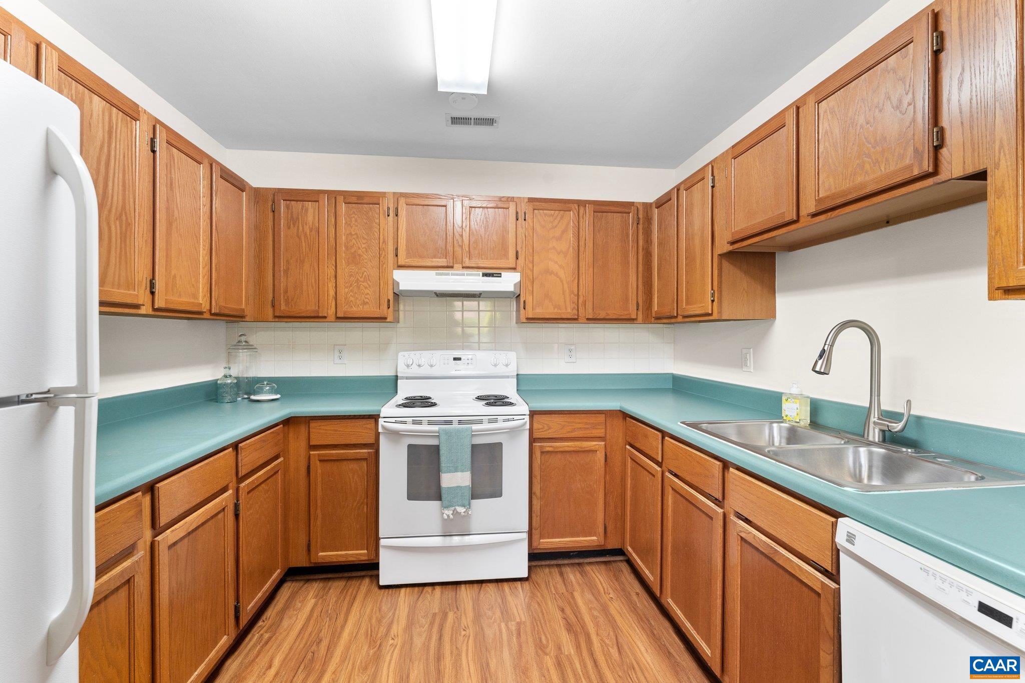 STONEHENGE - Residential