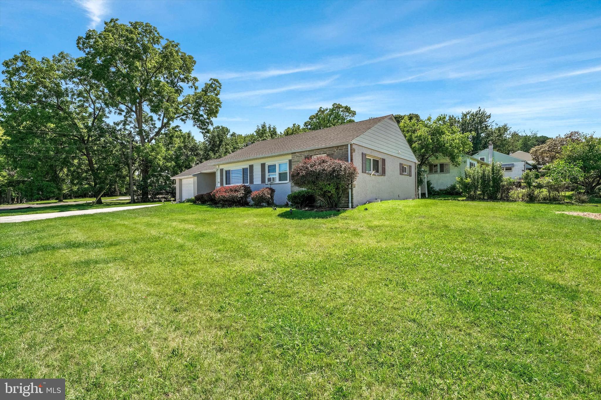 215 S HENDERSON ROAD