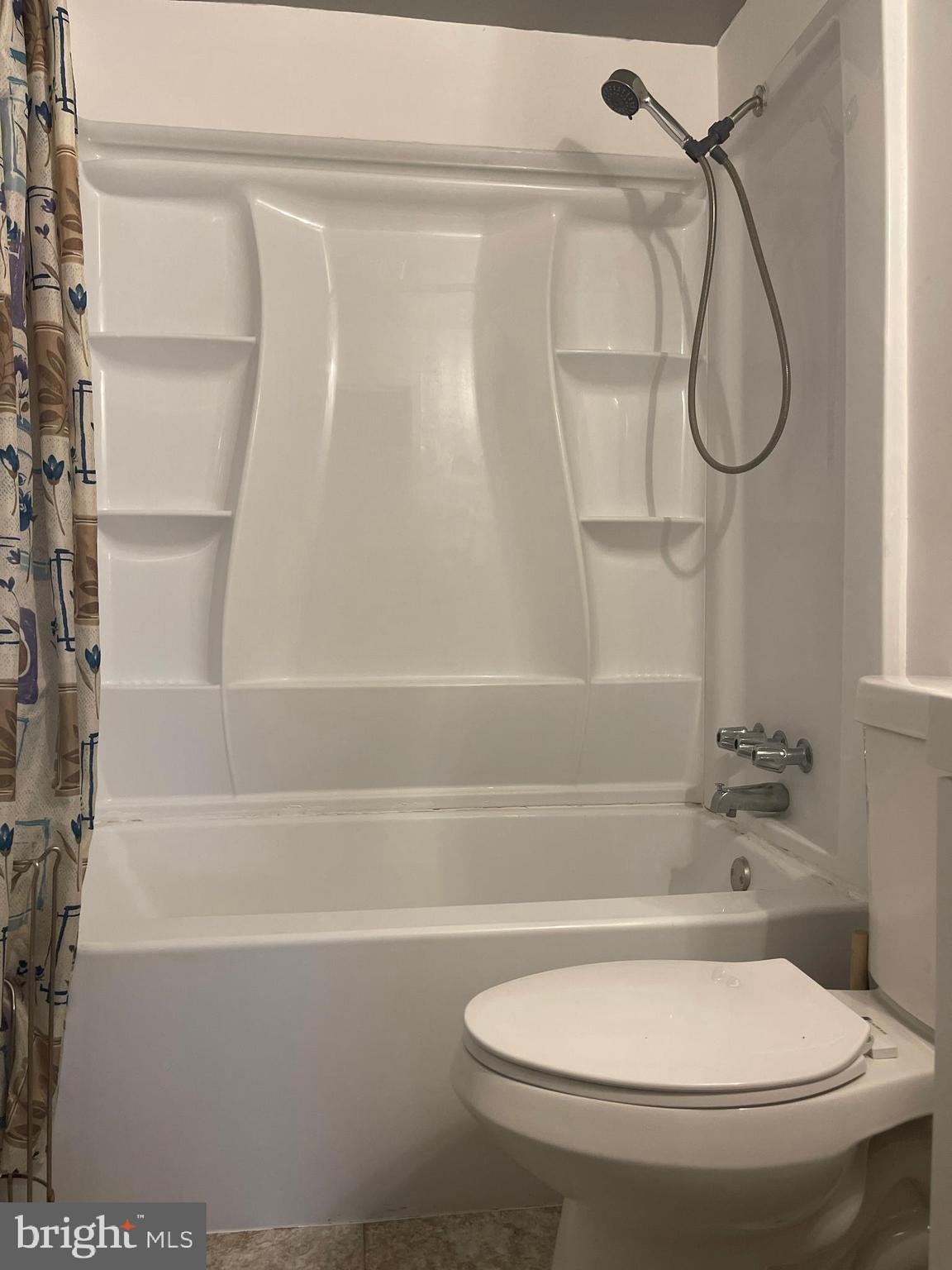 DUNDALK - Residential Lease