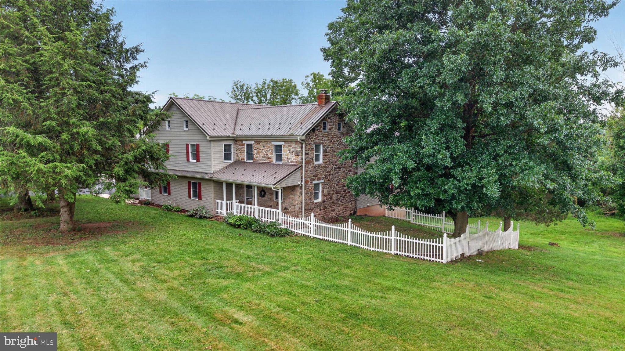 1140 ANGUS LANE