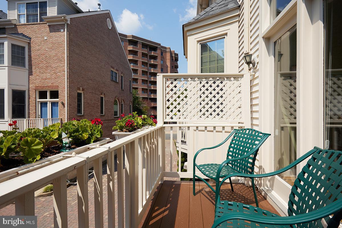 BROMPTONS AT BALLSTON - Residential