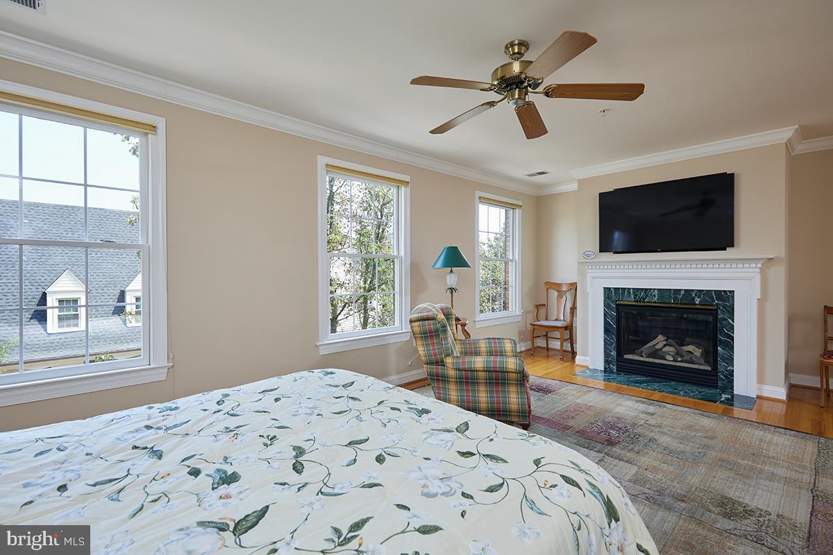 BROMPTONS AT BALLSTON - Residential