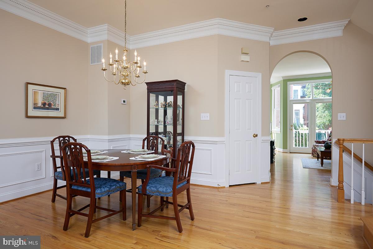 BROMPTONS AT BALLSTON - Residential