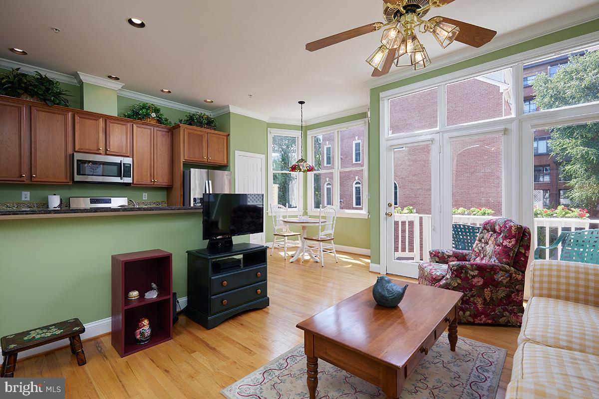 BROMPTONS AT BALLSTON - Residential