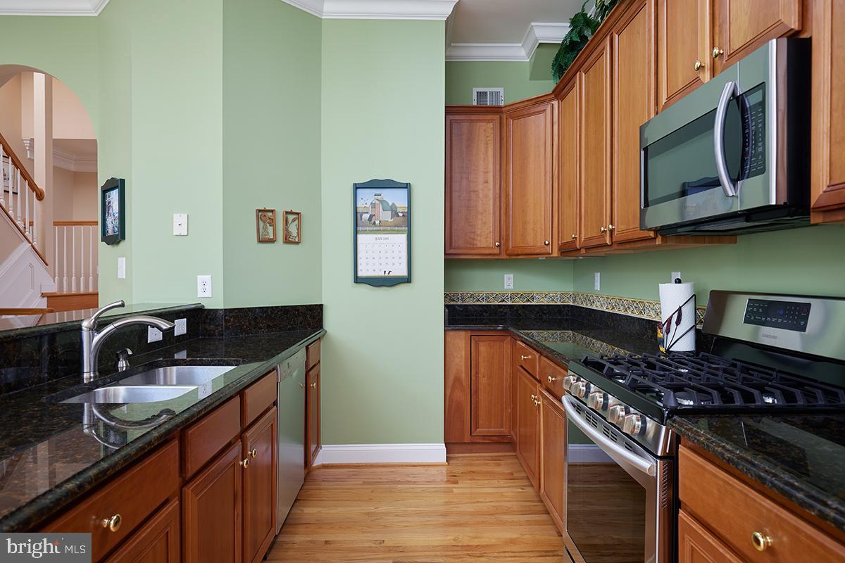 BROMPTONS AT BALLSTON - Residential