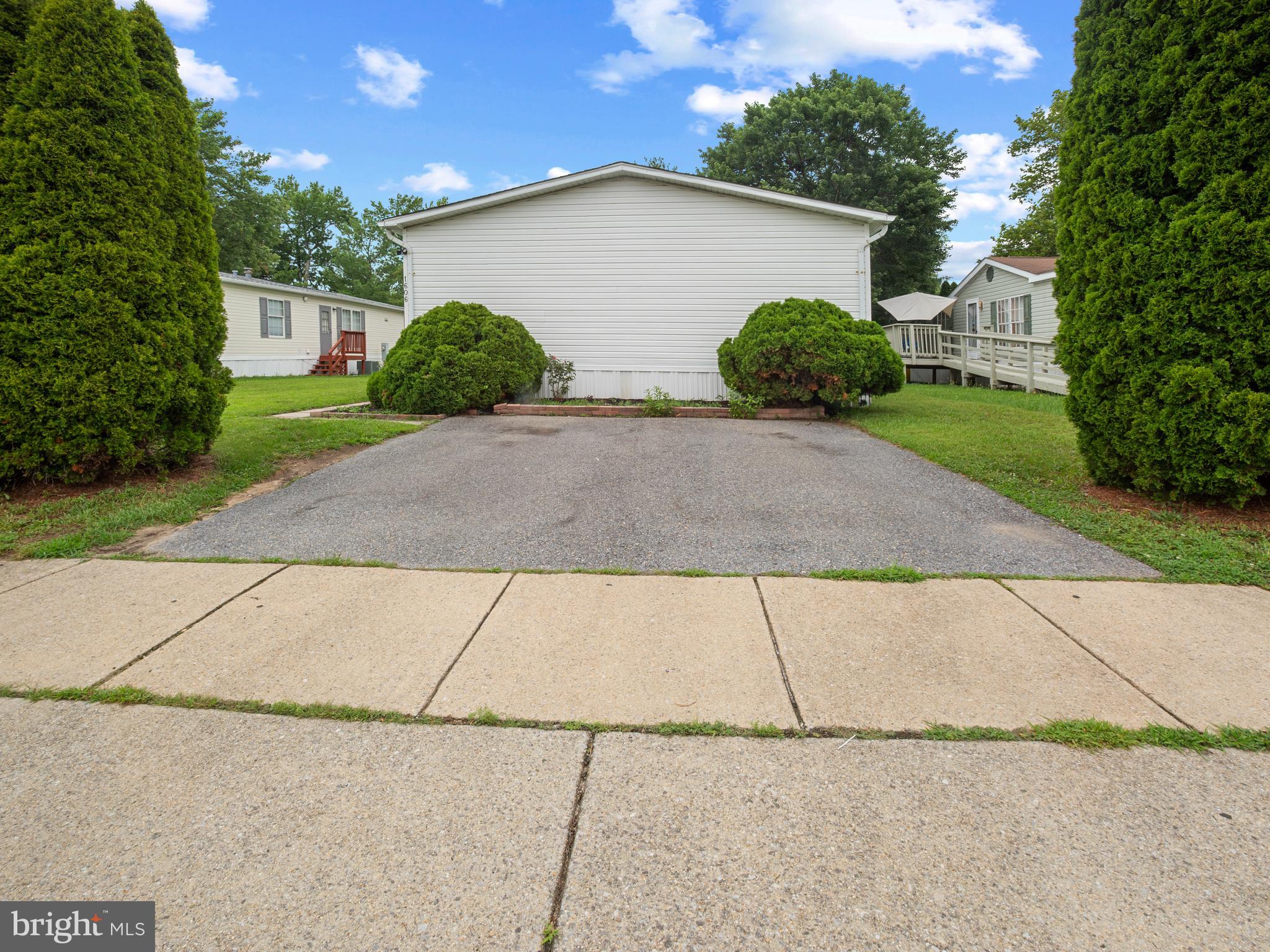 1606 COLESBURY PL
