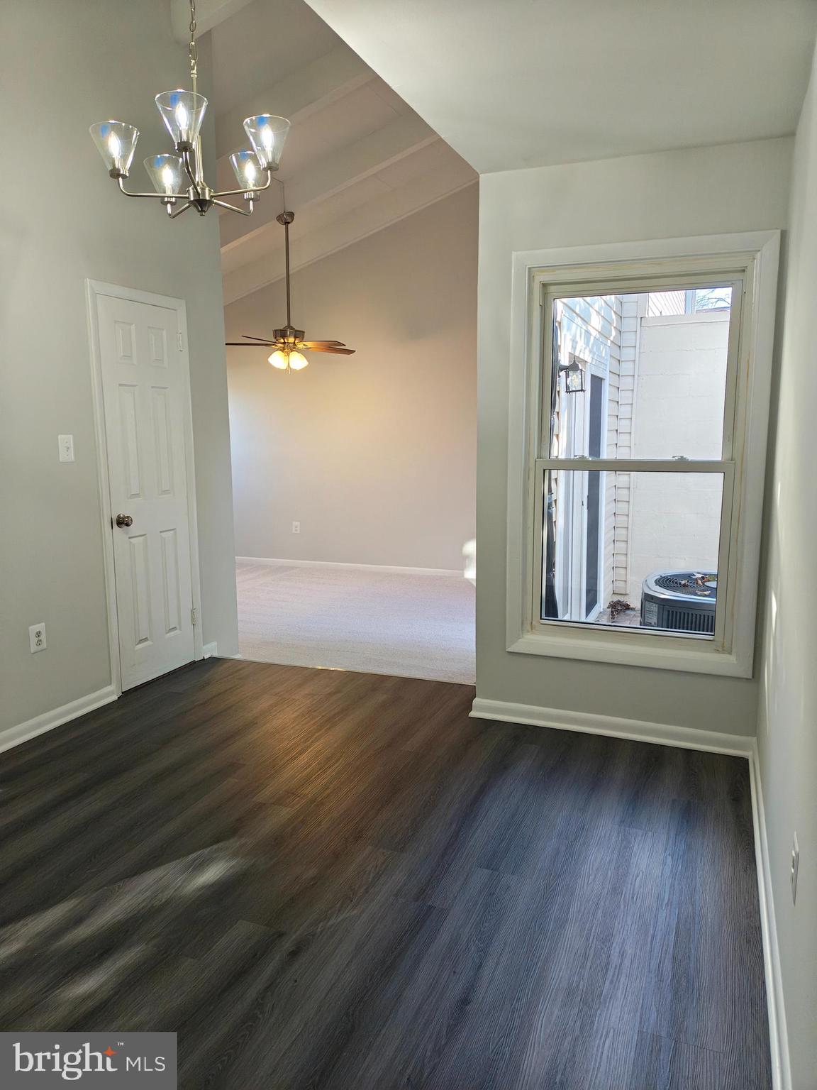 LONDON TOWNE - Residential Lease