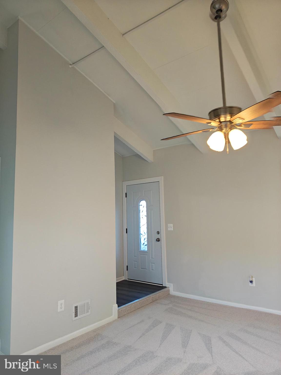 LONDON TOWNE - Residential Lease