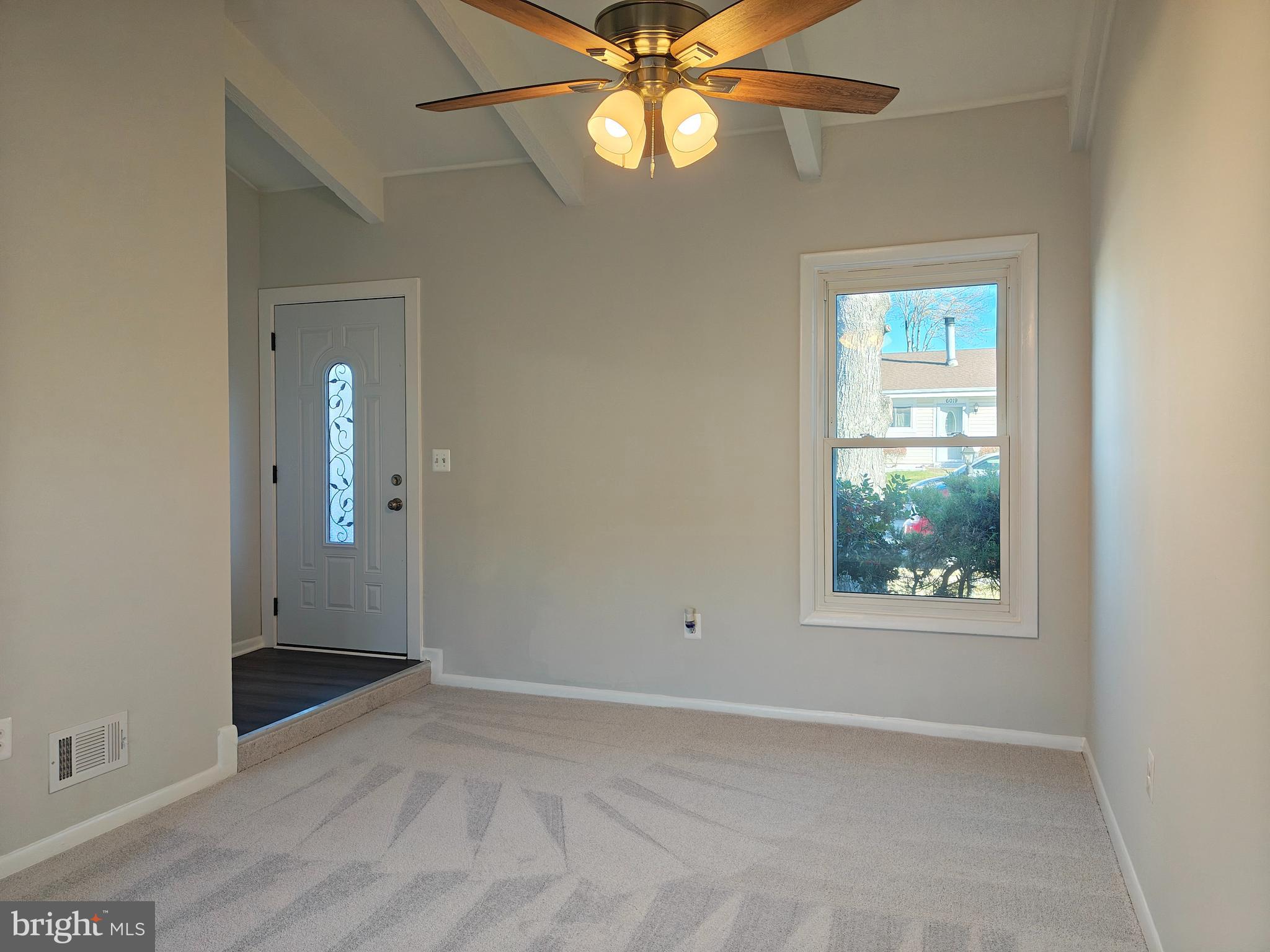 LONDON TOWNE - Residential Lease