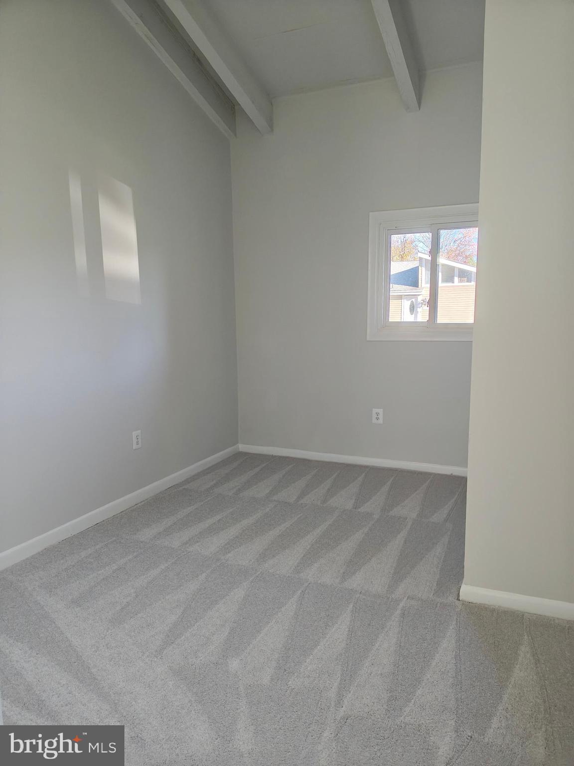 LONDON TOWNE - Residential Lease