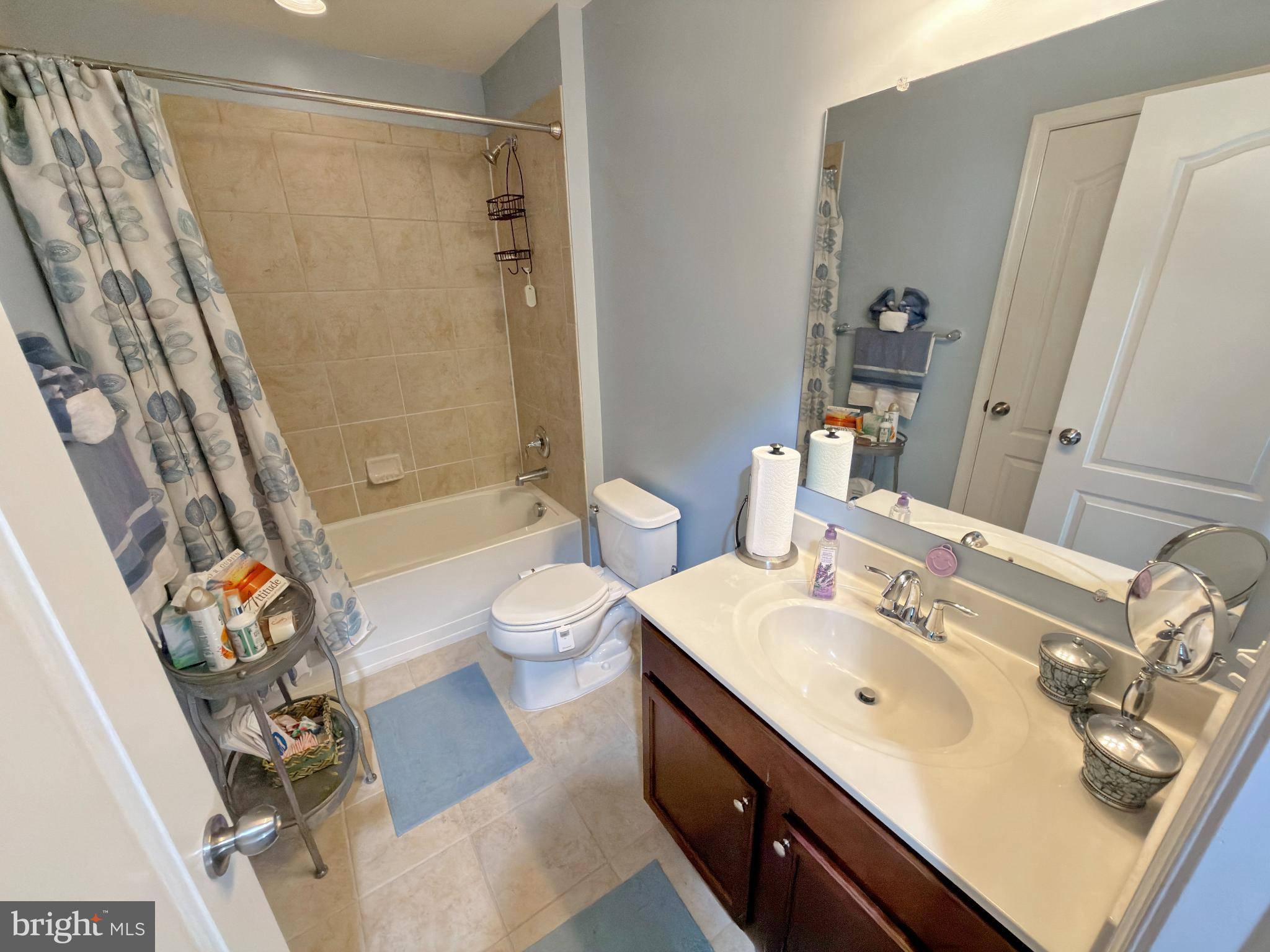 CHELSEA MANOR - Residential Lease