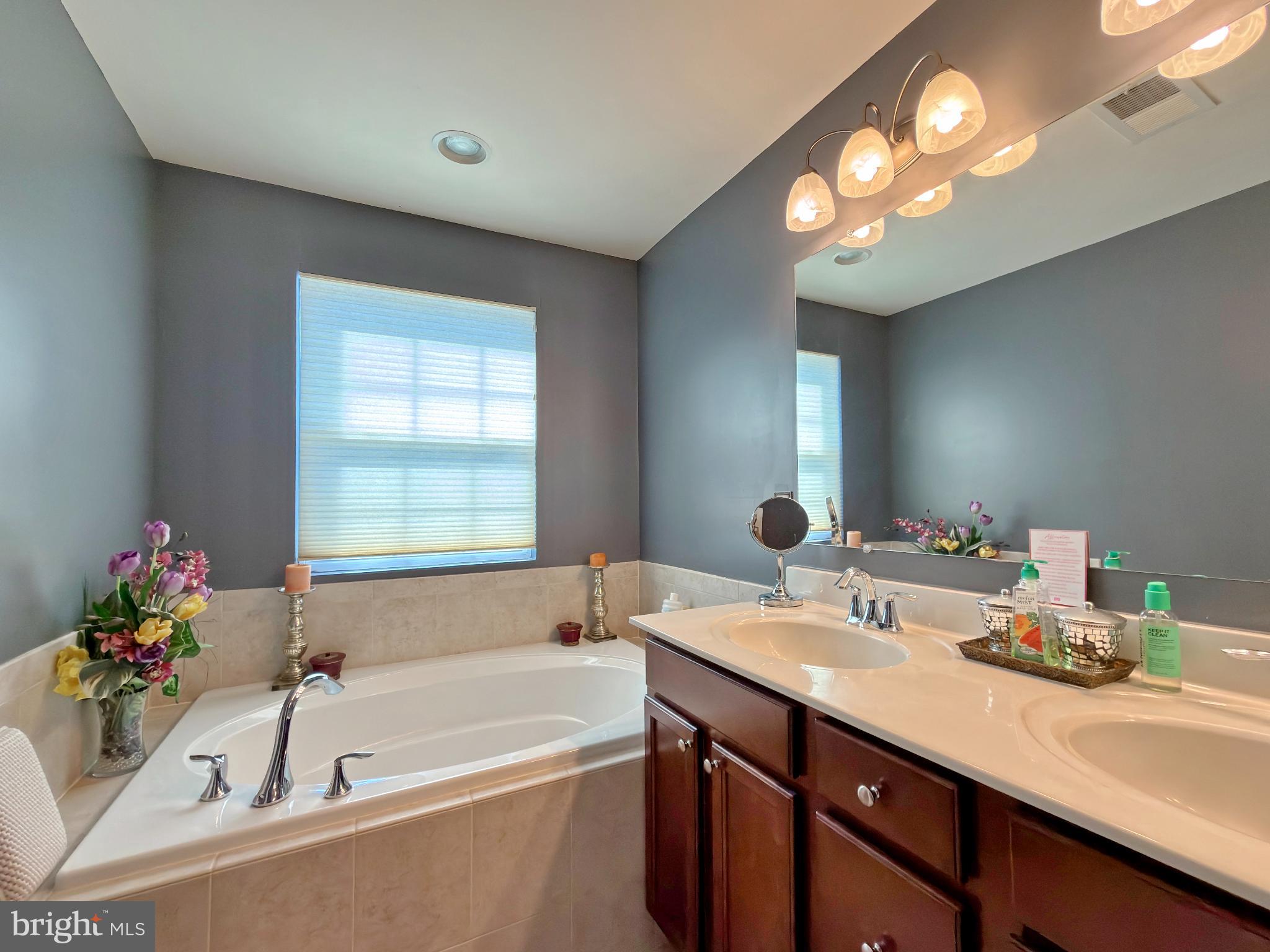 CHELSEA MANOR - Residential Lease