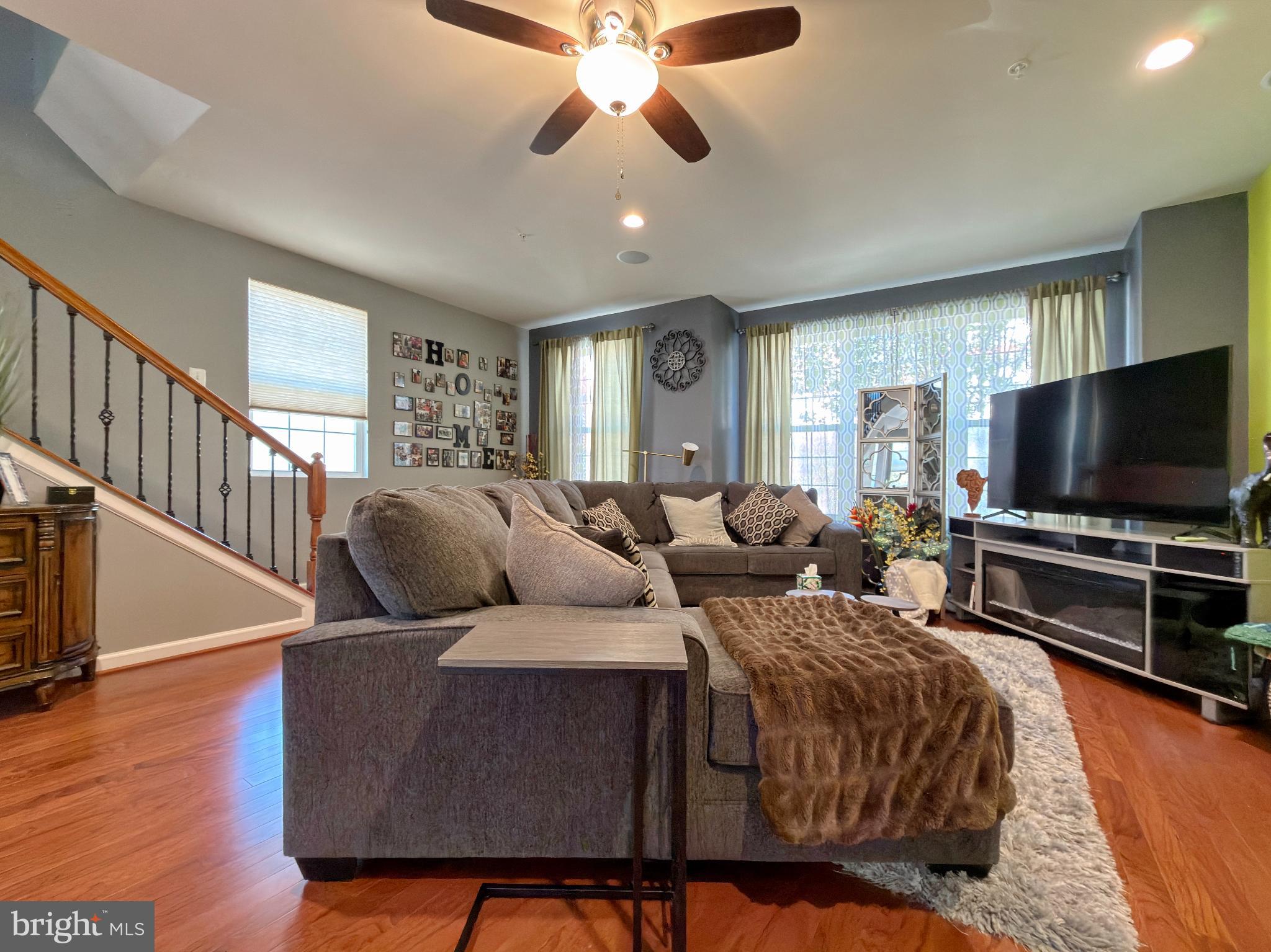 CHELSEA MANOR - Residential Lease