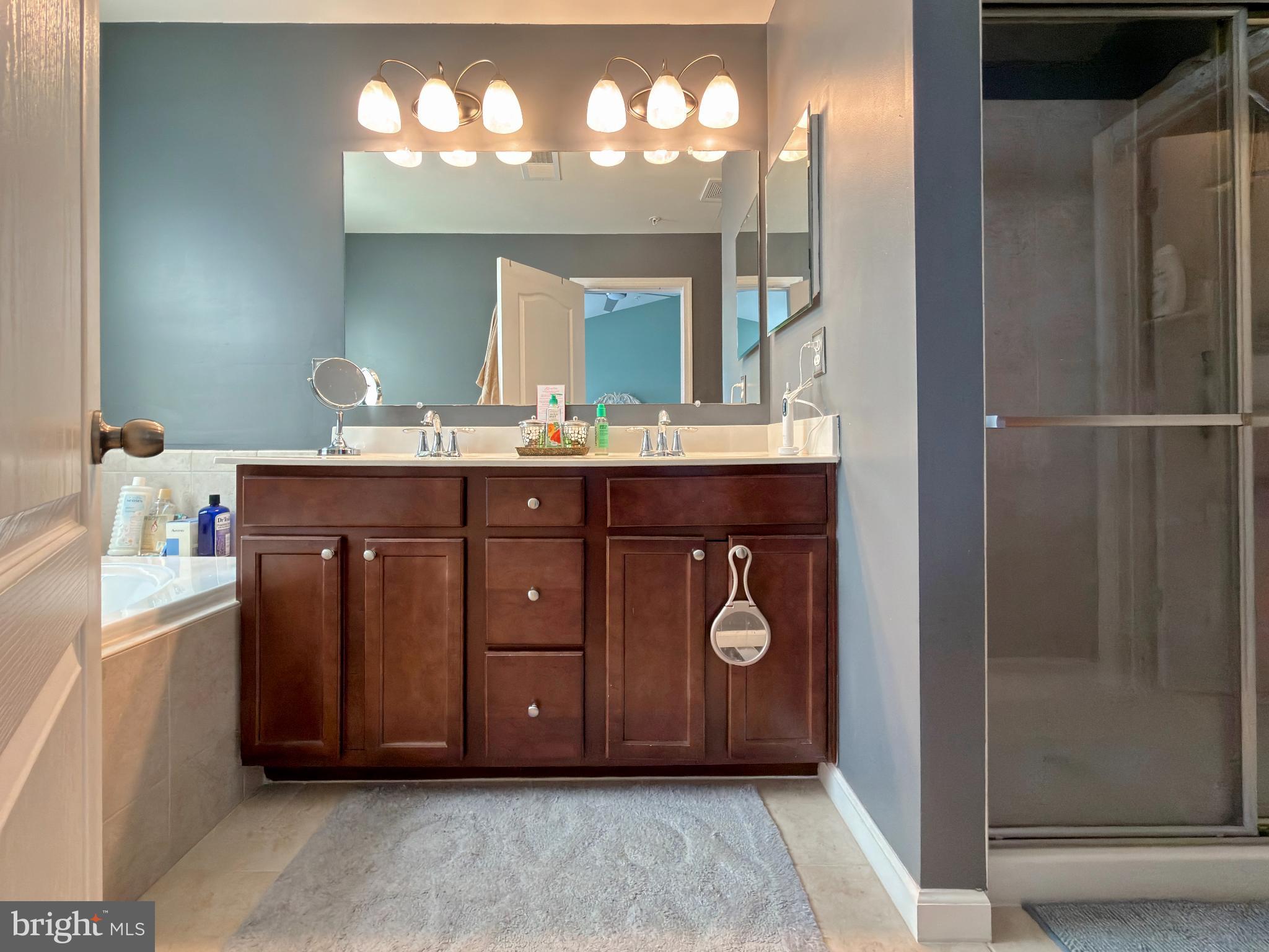 CHELSEA MANOR - Residential Lease