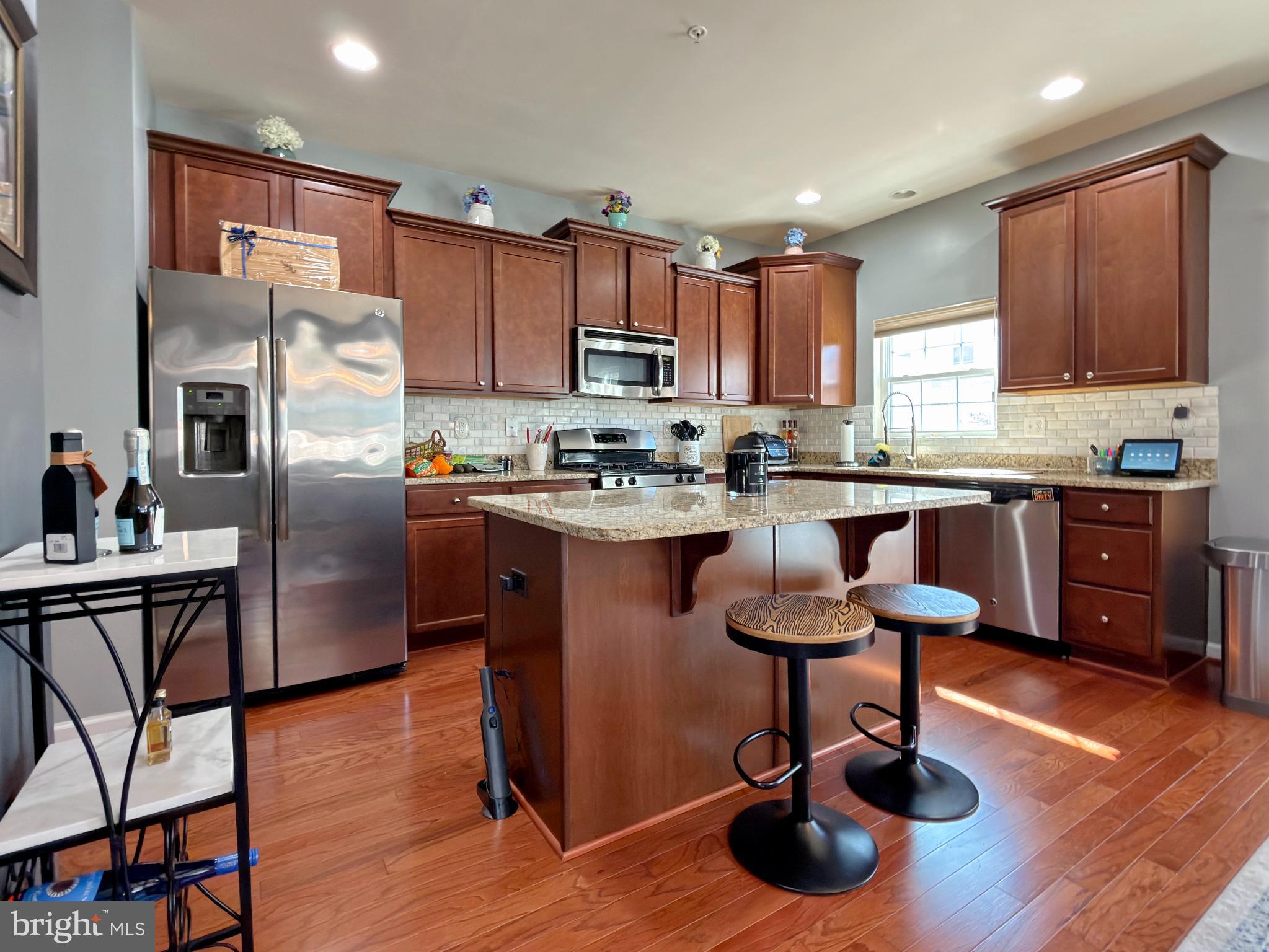 CHELSEA MANOR - Residential Lease