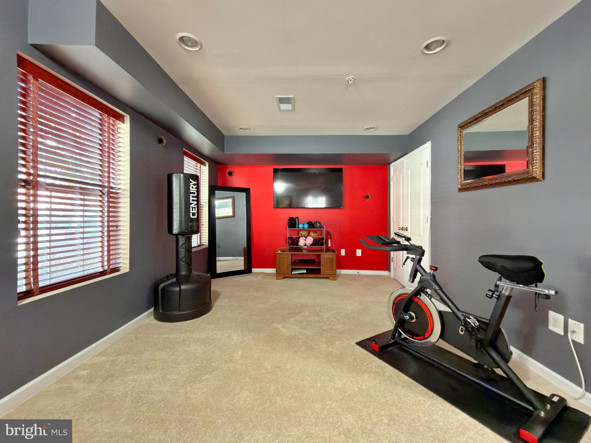 CHELSEA MANOR - Residential Lease