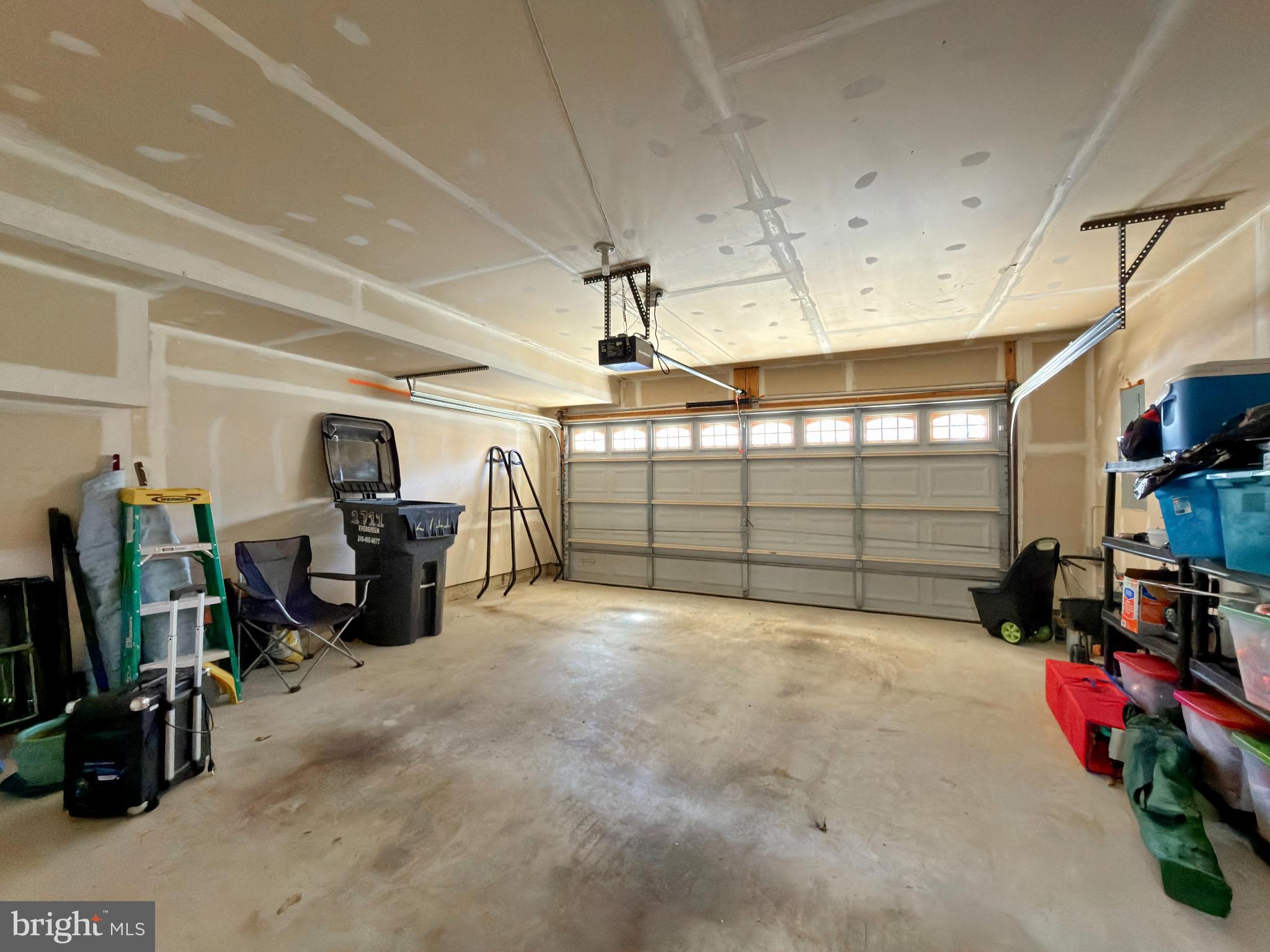 CHELSEA MANOR - Residential Lease