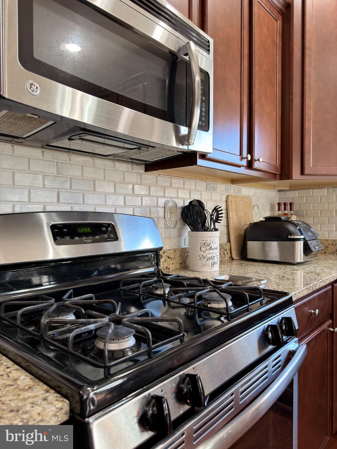 CHELSEA MANOR - Residential Lease