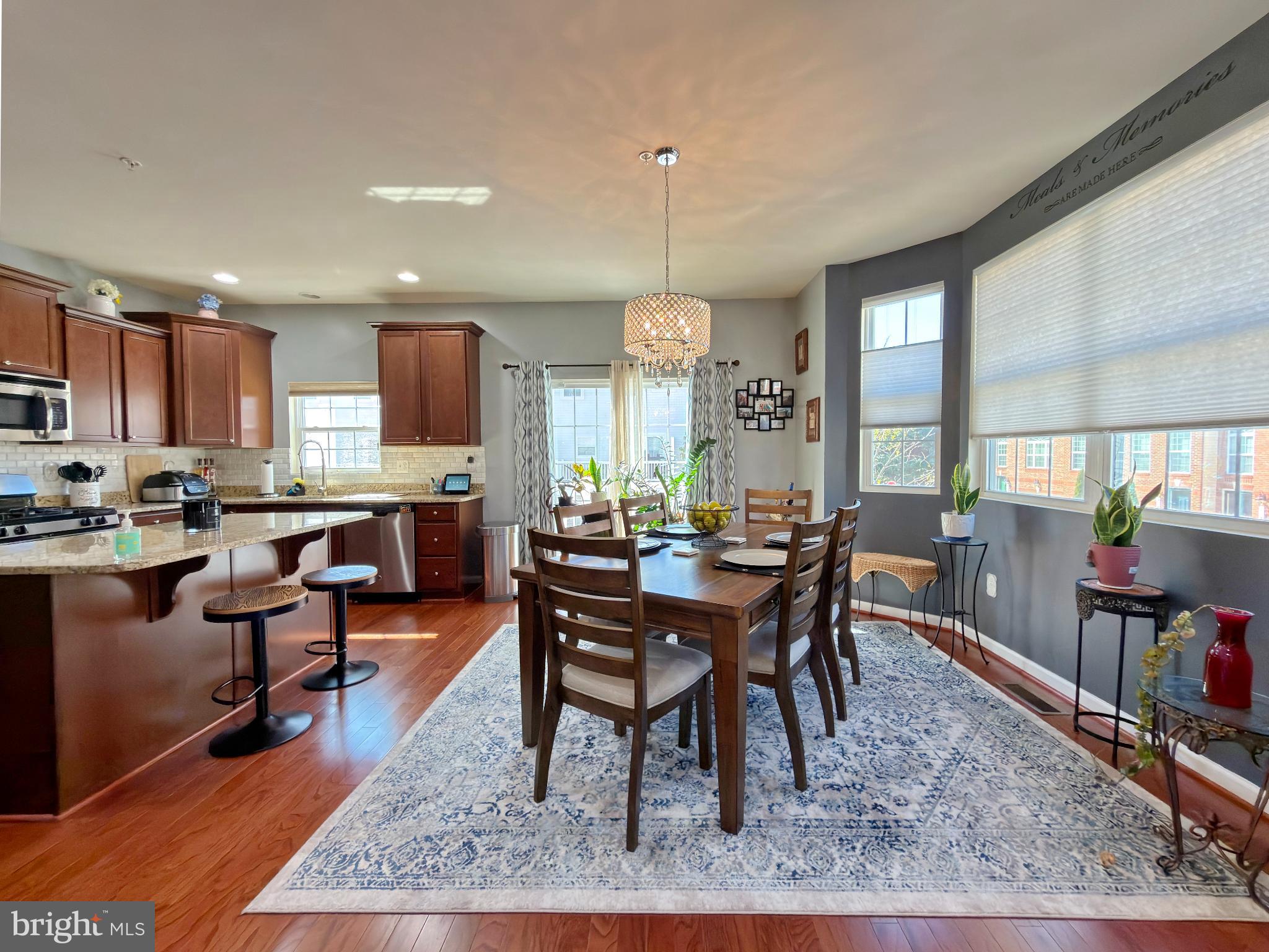 CHELSEA MANOR - Residential Lease