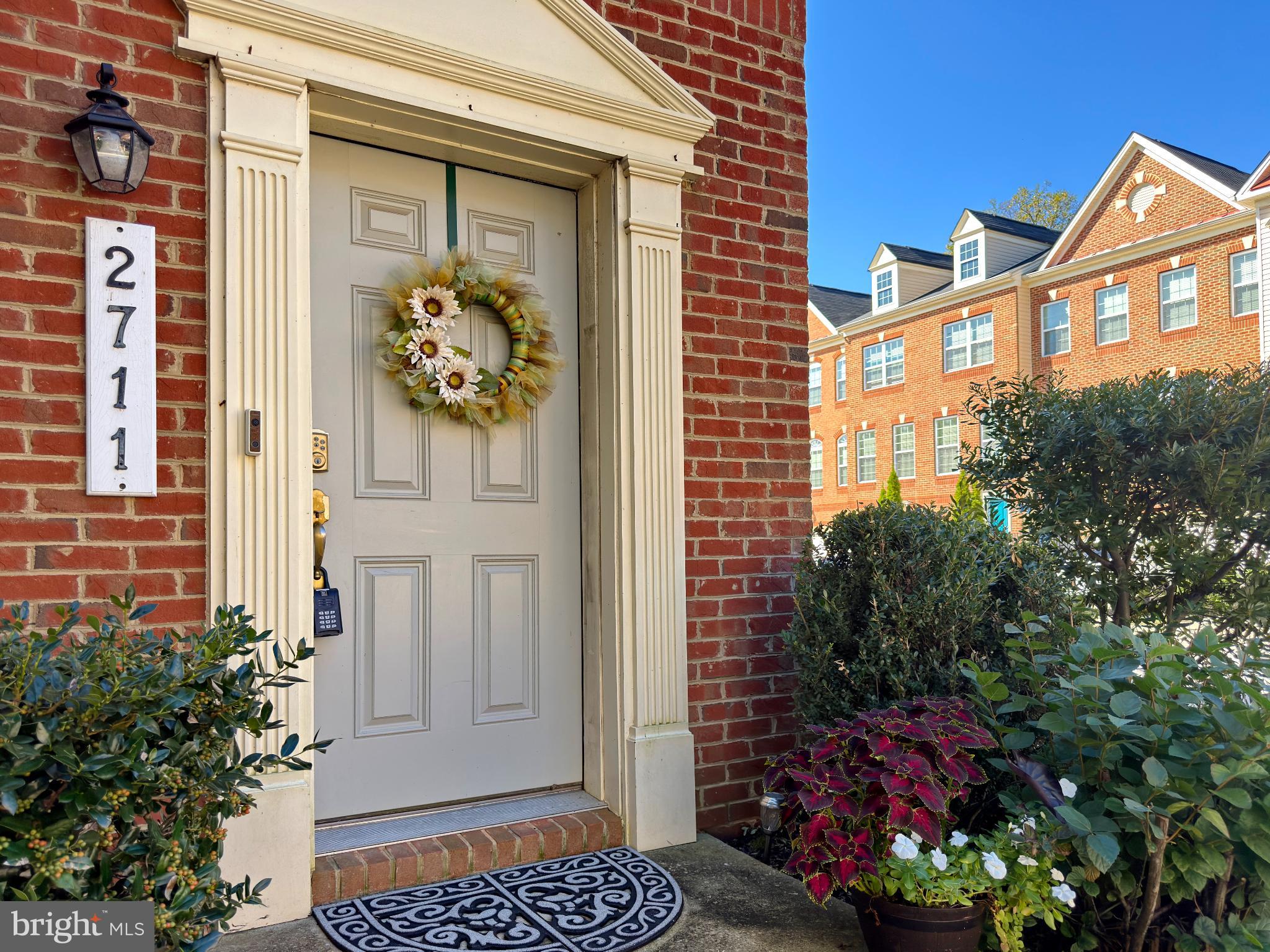 CHELSEA MANOR - Residential Lease