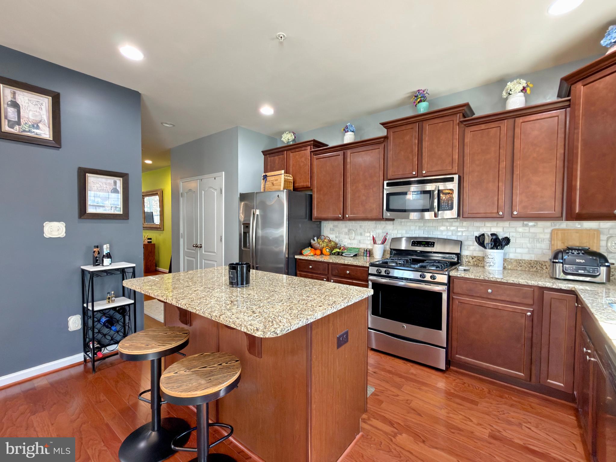 CHELSEA MANOR - Residential Lease