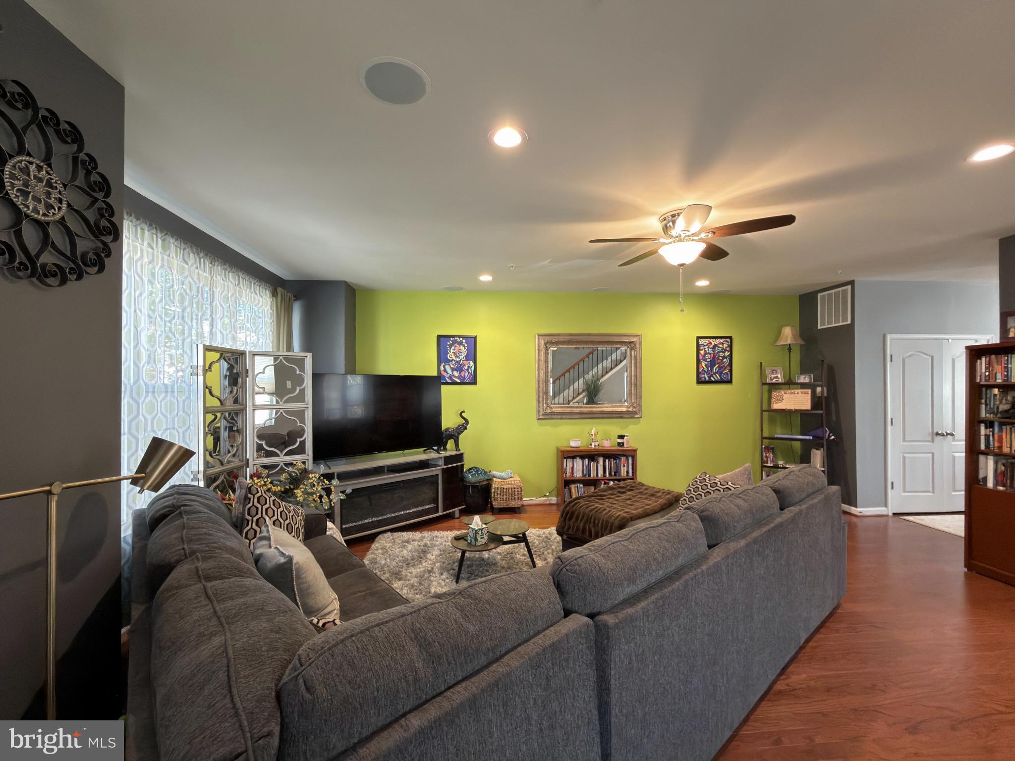 CHELSEA MANOR - Residential Lease