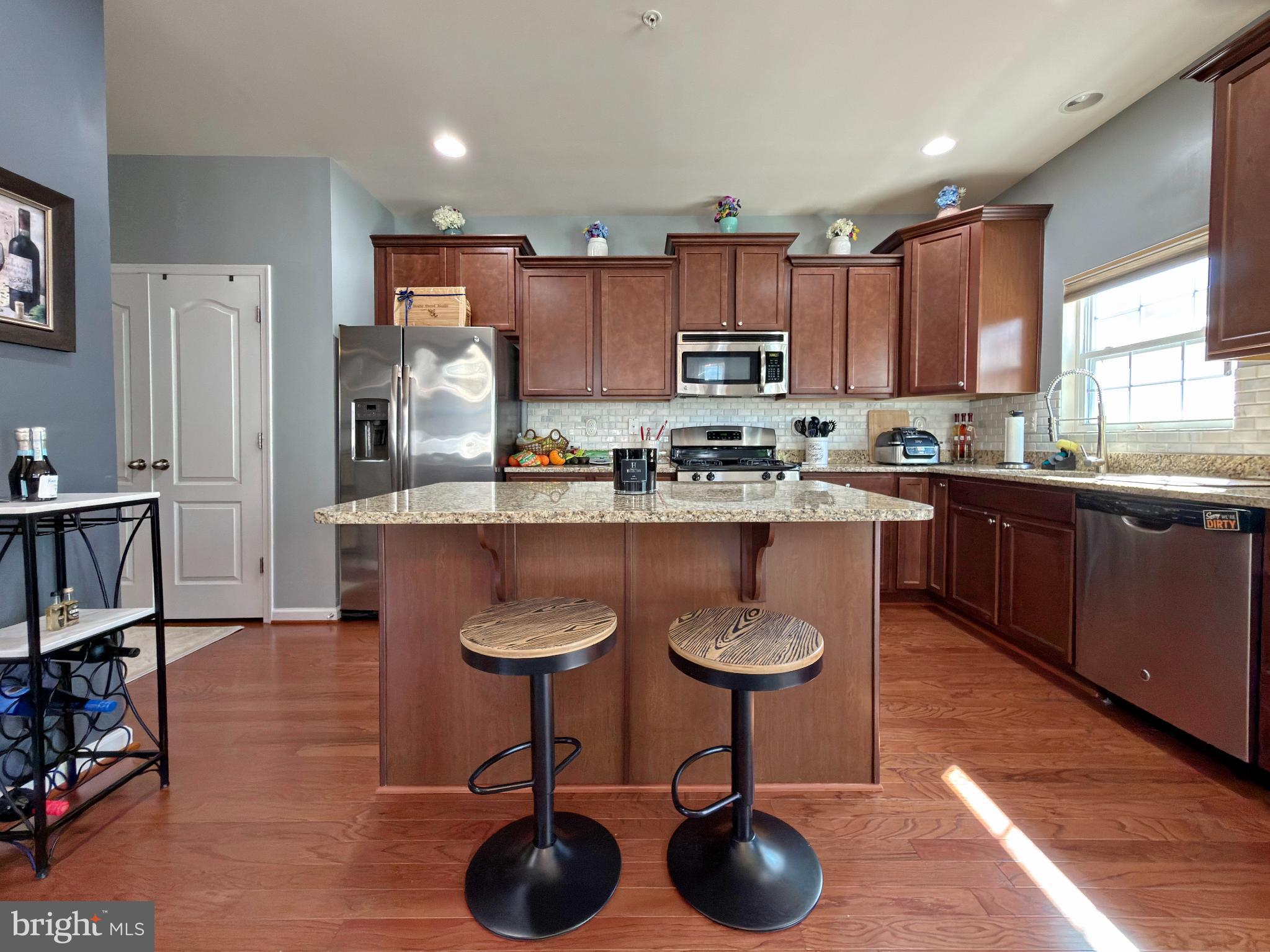 CHELSEA MANOR - Residential Lease