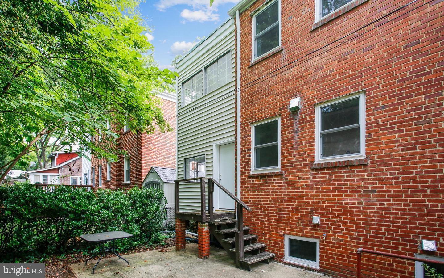 900 N GARFIELD STREET 2