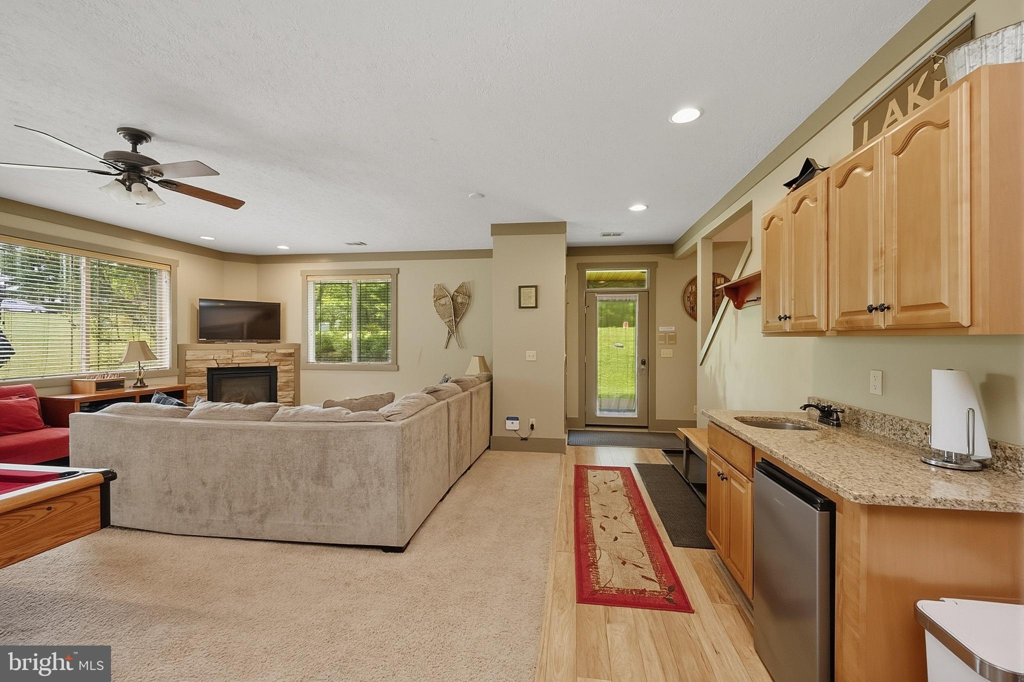 110 NORTHLAKE DRIVE