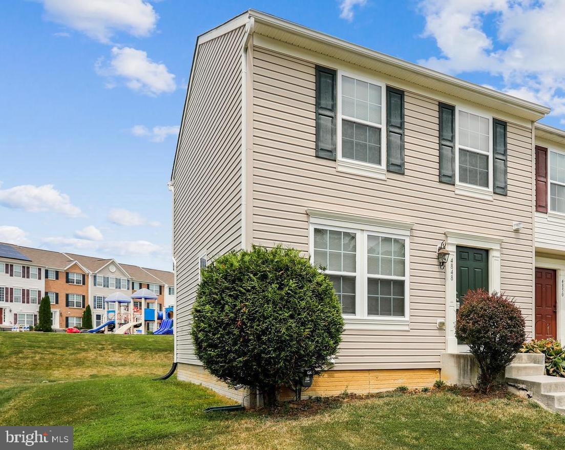 HOLLY WOODS - Residential