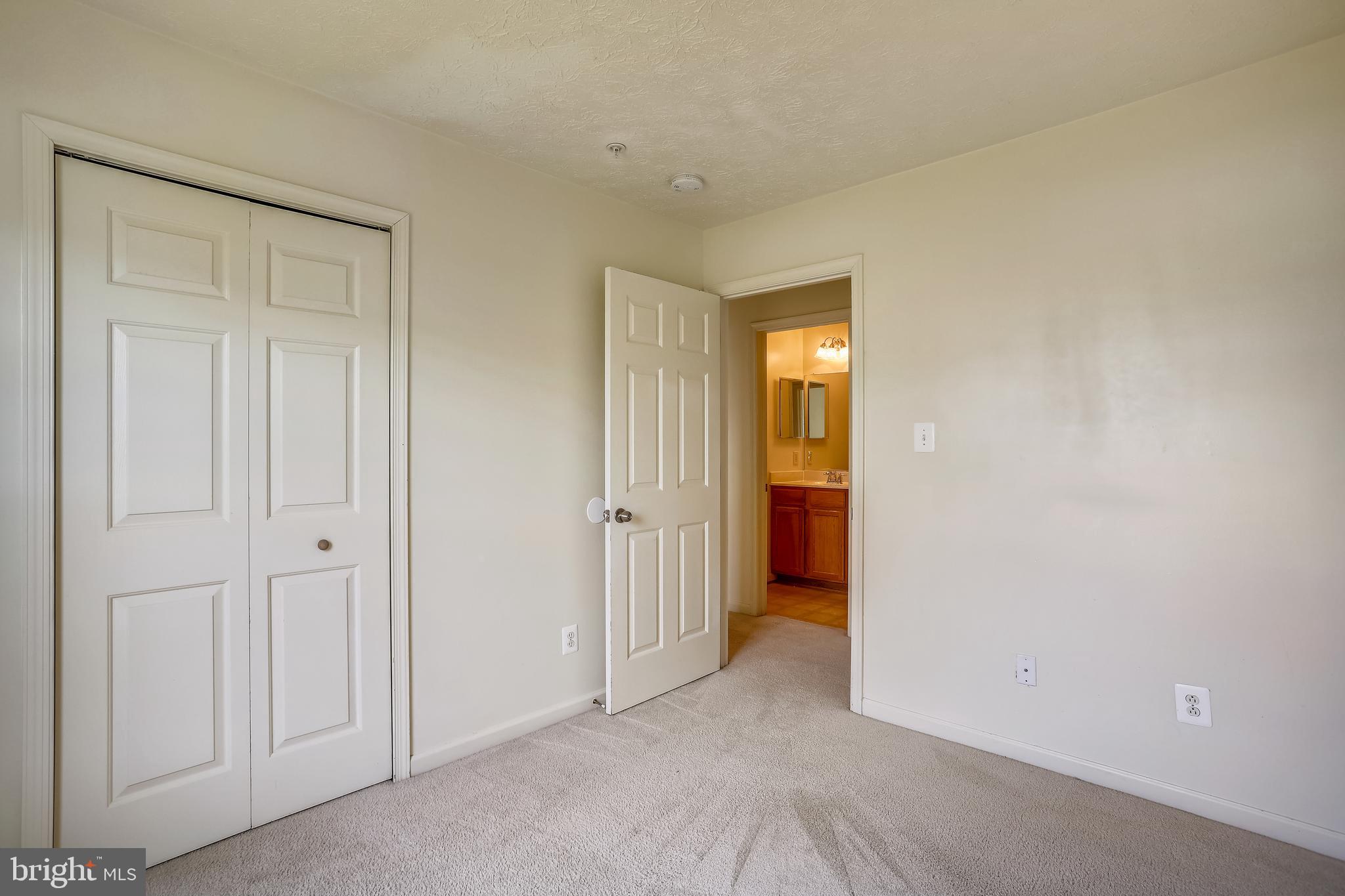 HOLLY WOODS - Residential