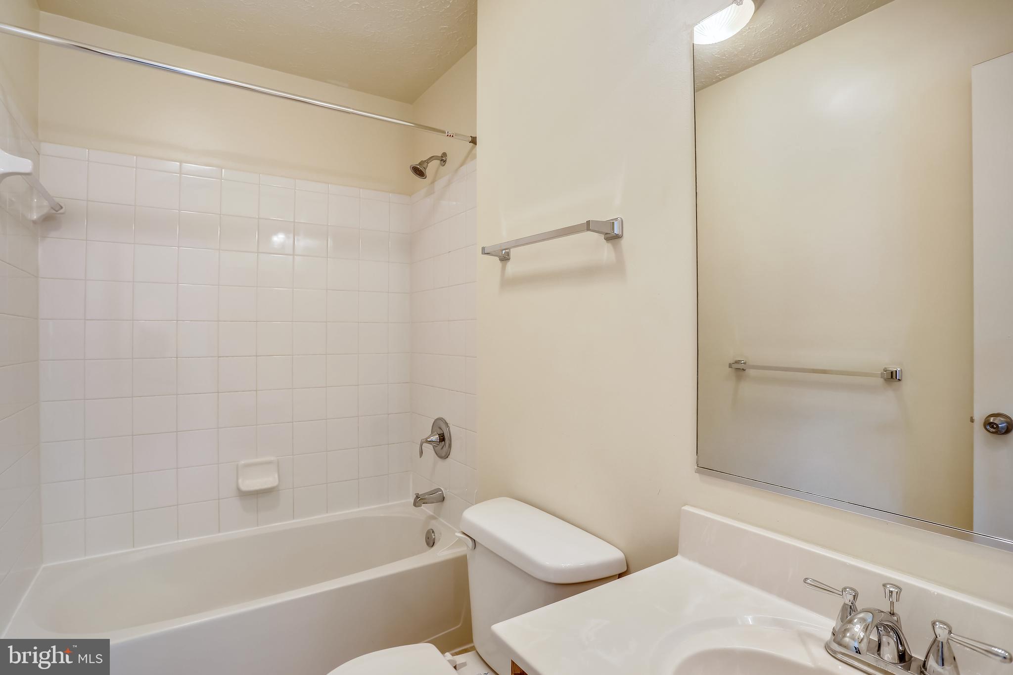 HOLLY WOODS - Residential