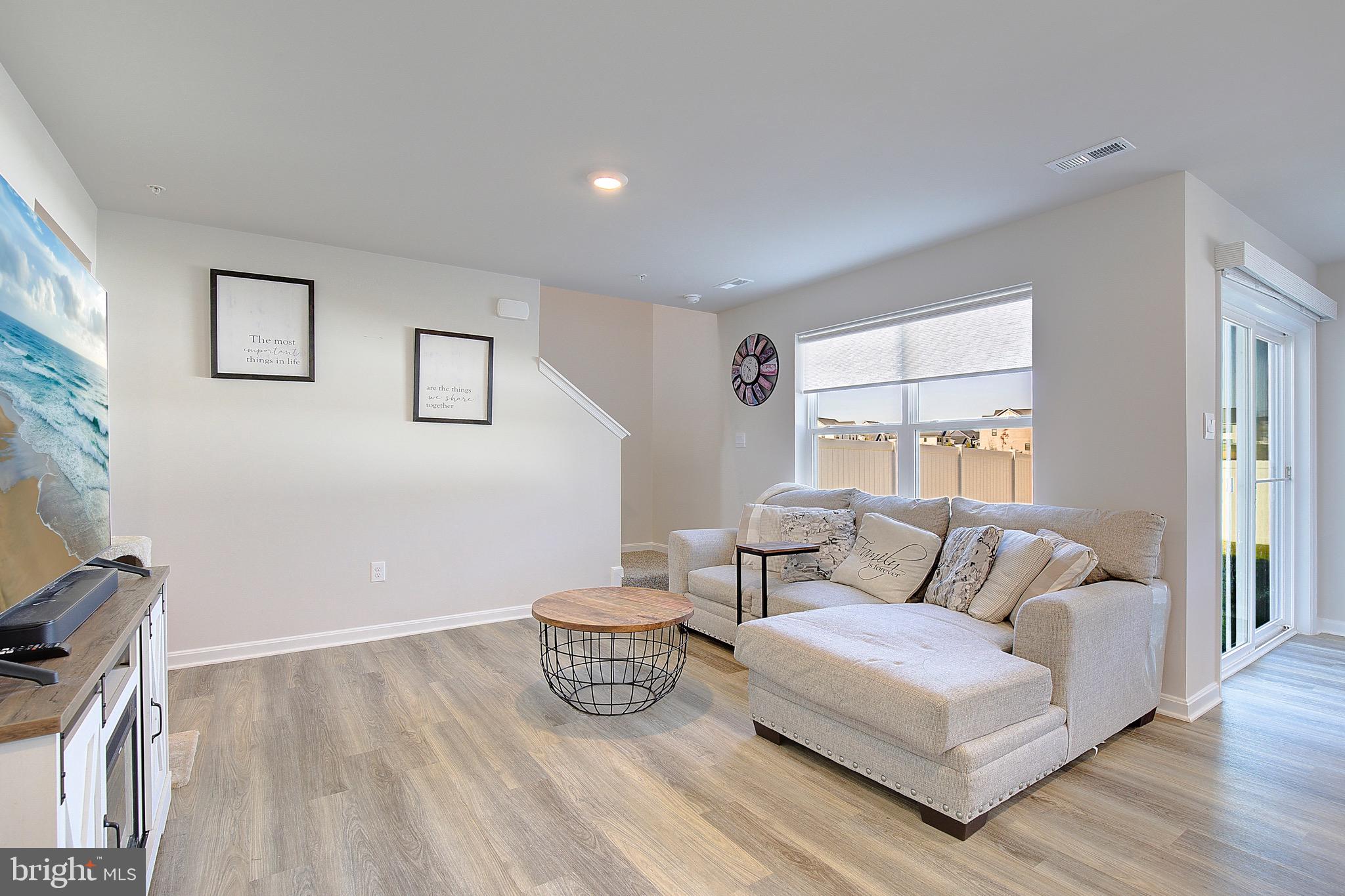 PINEGROVE - Residential Lease